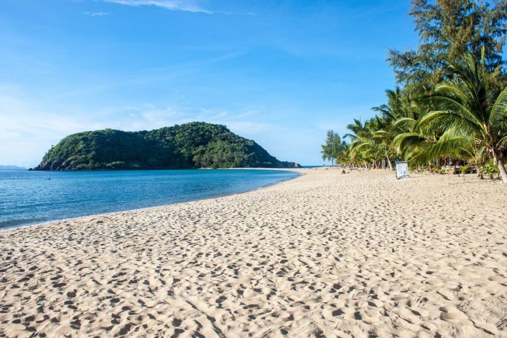 Mae Haad Beach